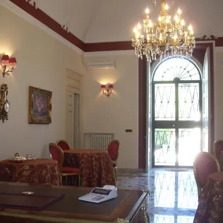 Executive L'orangerie Bb 3* Барі