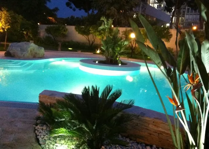 Гостьовий будинок Executive L'orangerie Bb