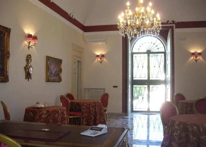 Executive L'orangerie Bb 3* باري