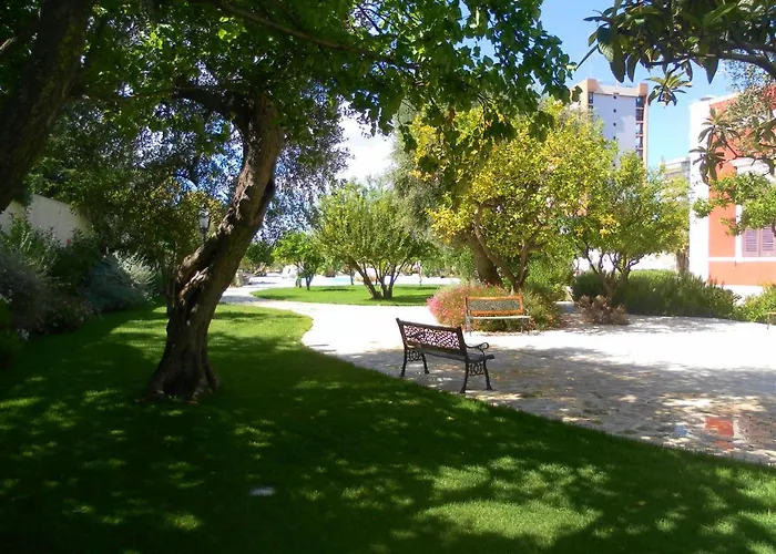 بيت ضيافة Executive L'orangerie Bb 3*